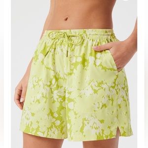 Womens Solarcool 5" Short Hyper Green Floral | Outdoor Voices Shorts Size S